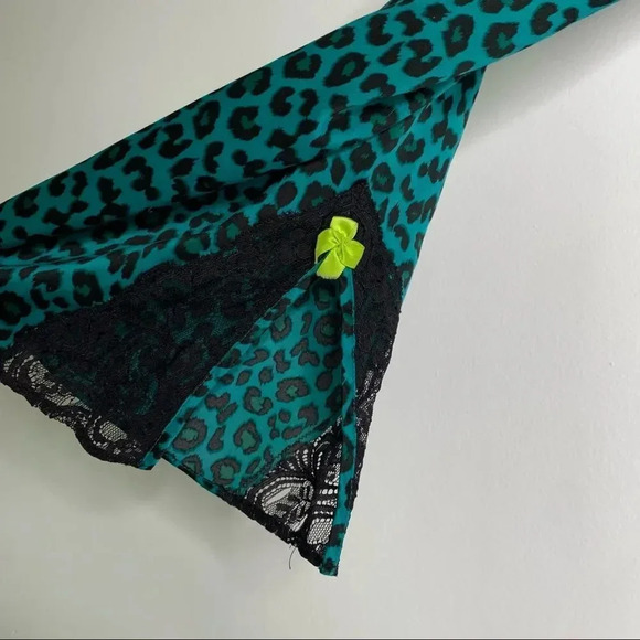 Betsey Johnson Leopard Print Robe - Picture 6 of 8